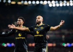 Thắng Arsenal, MU chứng kiến cột mốc bị lãng quên từ thời Van Persie