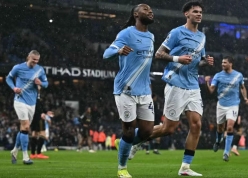 Thị uy sức mạnh, Man City áp sát ngôi đầu Arsenal