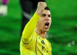 Ronaldo tỏa sáng, Al-Nassr áp sát ngôi đầu
