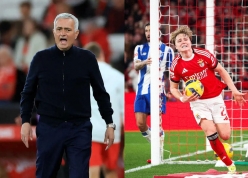 Nhận thẻ đỏ, Mourinho bức xúc: 'Họ gọi tôi là kẻ phản bội 50 lần!'