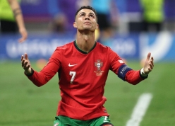 Ronaldo và ĐT Bồ Đào Nha nhận tin không thể buồn hơn trên BXH FIFA