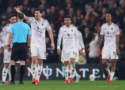 Maguire nhận thẻ đỏ, MU mất điểm trước Bournemouth