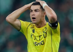 Vừa ghi bàn trở lại, Ronaldo vẫn 'hít khói' 2 ngôi sao Saudi Arabia