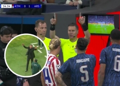 CĐV Arsenal nổi giận, yêu cầu UEFA trừng phạt HLV Diego Simeone