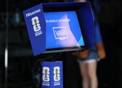 CHÍNH THỨC: FIFA phê duyệt 'VAR Light', bỏ vạch việt vị