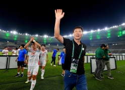 Truyền thông Hàn Quốc chỉ ra điểm khác biệt của HLV Kim Sang Sik