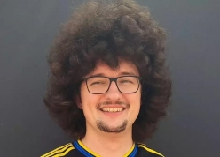 Sao MU 'mỉa mai' CĐV tóc dài khi không được cắt tóc