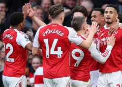 Arsenal, hãy tập trung vào chức vô địch