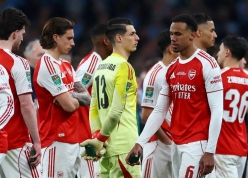 CĐV Arsenal không tin đội mình có thể vô địch Ngoại Hạng Anh