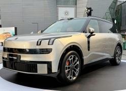 SUV cỡ lớn Lynk & Co 900 'rục rịch' vào Việt Nam: Động cơ hybrid mạnh hơn 700 mã lực, giá dự kiến gần 3,3 tỷ đồng