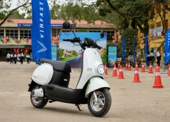 Dưới 15 triệu đồng, người Việt có thể chọn mua những mẫu xe máy điện nào?