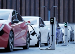 Doanh số ô tô điện chững lại, các hãng xe nhanh chóng thích nghi với chiến lược mới