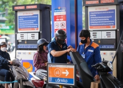 Chỉ khi giá cơ sở tăng từ 15% trở lên, giá xăng dầu trong nước mới được điều chỉnh ngay sau đó 1 ngày