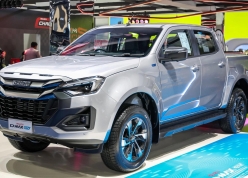 Xem Isuzu D-Max EV ngoài đời thực: Bán tải thuần điện với phạm vi hoạt động 331 km/sạc