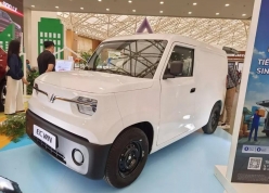 VinFast EC Van bản cửa lùa bất ngờ lộ diện, dự có giá cao hơn 20 triệu đồng so với bản thường