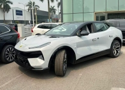 SUV điện Lotus Eletre lộ diện tại đại lý, sẵn sàng trình làng khách Việt trong tháng này