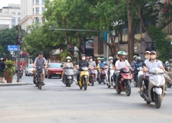 Hà Nội chưa thông qua đề xuất cấm xe máy xăng ở vùng lõi Hoàn Kiếm