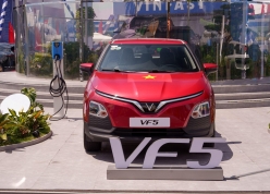 SUV hạng A tháng 4/2026: VinFast VF 5 một mình tăng trưởng giữa làn sóng giảm doanh số