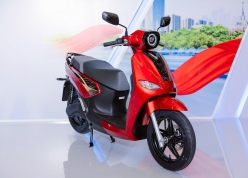 VinFast Kyo chốt giá từ 30 triệu tại Việt Nam: Cốp rộng 21 lít, có thể đổi pin, tầm vận hành 160 km