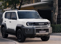 SUV địa hình Toyota Land Cruiser FJ chốt giá từ 1,198 tỷ đồng tại thị trường Việt