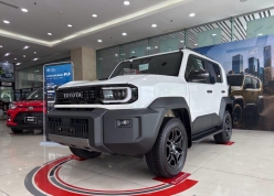 Mục sở thị Toyota Land Cruiser FJ vừa ra mắt Việt Nam: Nội thất như Prado, máy xăng 2.7L  giống Fortuner