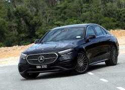 Rộ tin Mercedes-Benz E-Class sắp có thêm bản PHEV tại Việt Nam, chạy thuần điện hơn 100 km