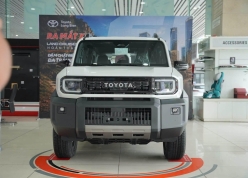 Toyota Land Cruiser FJ khan hàng, khách muốn nhận xe sớm phải chi thêm 50 triệu đồng