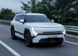 Hyundai Tucson thế hệ mới lộ diện ngoài đời thực, thiết kế cứng cáp và cabin rộng hơn