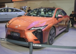 Rộ tin Lexus ES 2026 sắp về Việt Nam: Lần đầu có bản thuần điện, giá dự kiến từ 2,36 tỷ đồng
