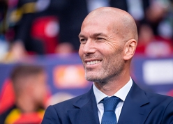 HLV Zidane nói thẳng về khả năng tái xuất Real