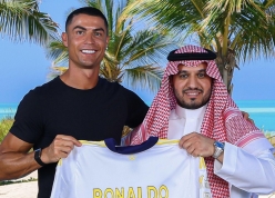 'Lệch sóng' với Ronaldo, Chủ tịch Al Nassr sắp nhận trái đắng