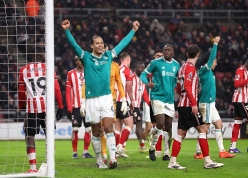 Van Dijk lên tiếng, Liverpool thắng tối thiểu Sunderland