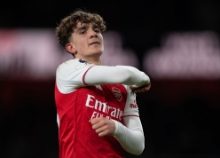 Thần đồng 16 tuổi báo tin đáng lo tới Arsenal