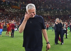Jose Mourinho bật khóc
