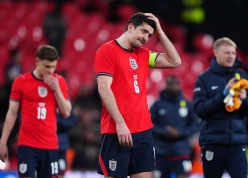 Bù giờ bùng nổ, Anh rơi chiến thắng trước Uruguay