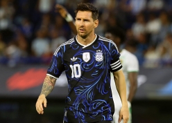 Messi mờ nhạt, Argentina thắng nhọc đội châu Phi