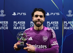 David Raya một tay giúp Arsenal nắm lợi thế trước Sporting