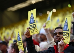 Người hâm mộ Liverpool lên tiếng trong trận thắng Crystal Palace