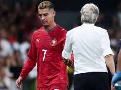 Báo Bồ Đào Nha phản ứng cực gắt khi Ronaldo bất ngờ rời ĐTQG
