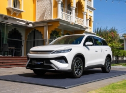 Cận cảnh BYD Sealion 5 bản tiêu chuẩn tại Việt Nam: Giá tiệm cận SUV cỡ B nhưng phải đánh đổi những gì?
