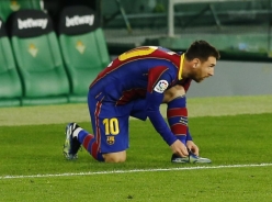 Messi từ ghế dự bị vào sân giải cứu Barcelona