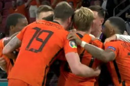 Dumfries ấn định chiến thắng cho Hà Lan trận ra quân Euro 2021