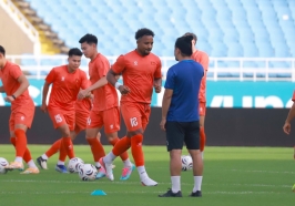 HLV Kim Sang Sik mài ‘vũ khí trên không’, Xuân Son và Đình Bắc chờ xé lưới Singapore