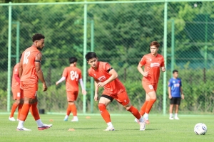 HLV Kim Sang Sik sắp chốt bộ khung ĐT Việt Nam cho AFF Cup