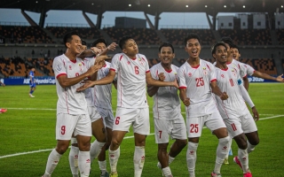 CĐV Myanmar vỡ òa cảm xúc khi đội nhà thắng đậm Philippines 4-1