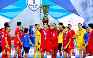Văn Hậu nói lời đặc biệt sau khi cùng Việt Nam vô địch AFF Cup