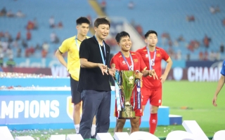 Báo Hàn: 'Hôm nay Kim Sang Sik là Vua bóng đá Việt Nam'