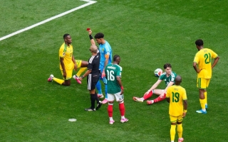 Cầu thủ Nam Phi thiết lập cột mốc buồn chưa từng có tại World Cup