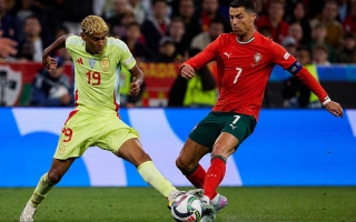 Yamal chưa đá đã khiến Ronaldo bị báo Tây Ban Nha bắt lỗi