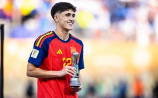 Pau Cubarsi là ai? Trung vệ 19 tuổi hay nhất World Cup 2026